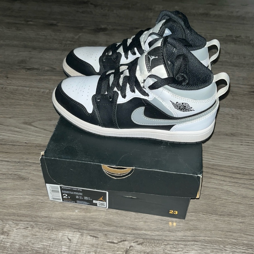 Jordan 1 Mid